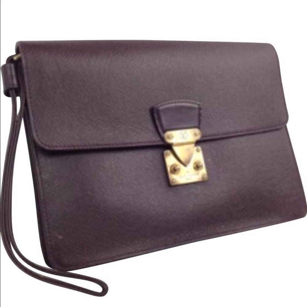 Authentic Louis Vuitton medium  Cluth Unisex